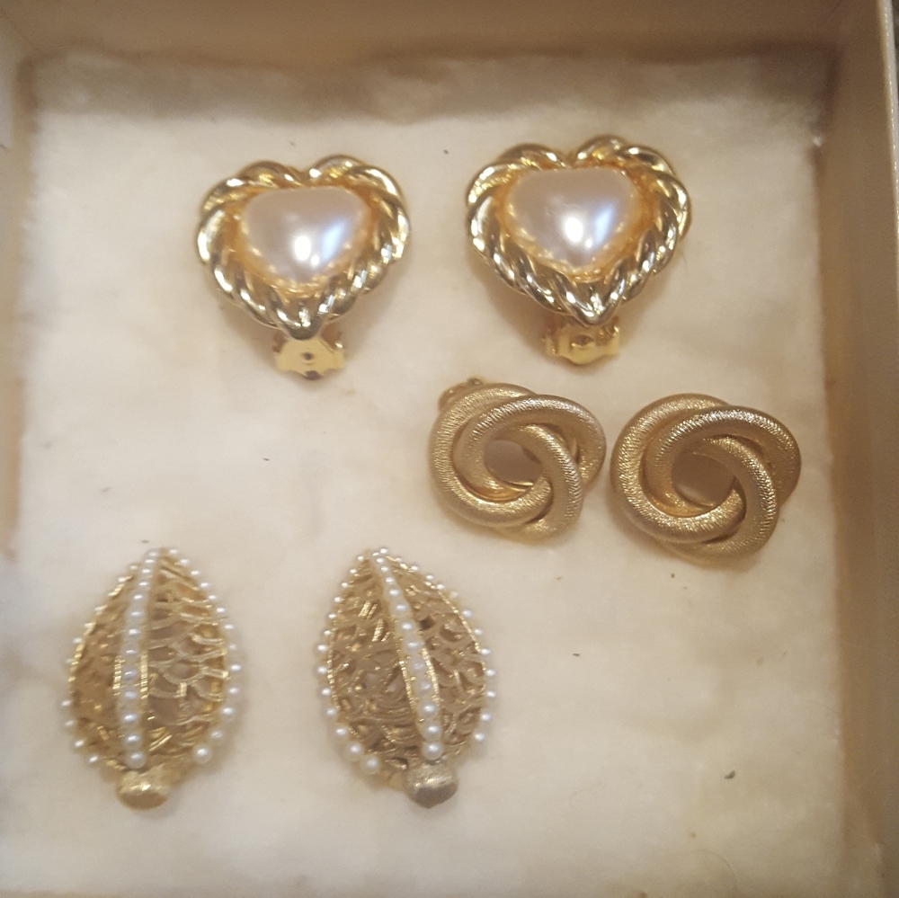 Vintage set of 3 clip-on earrings